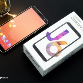 Cận cảnh điện thoại Samsung Galaxy j6