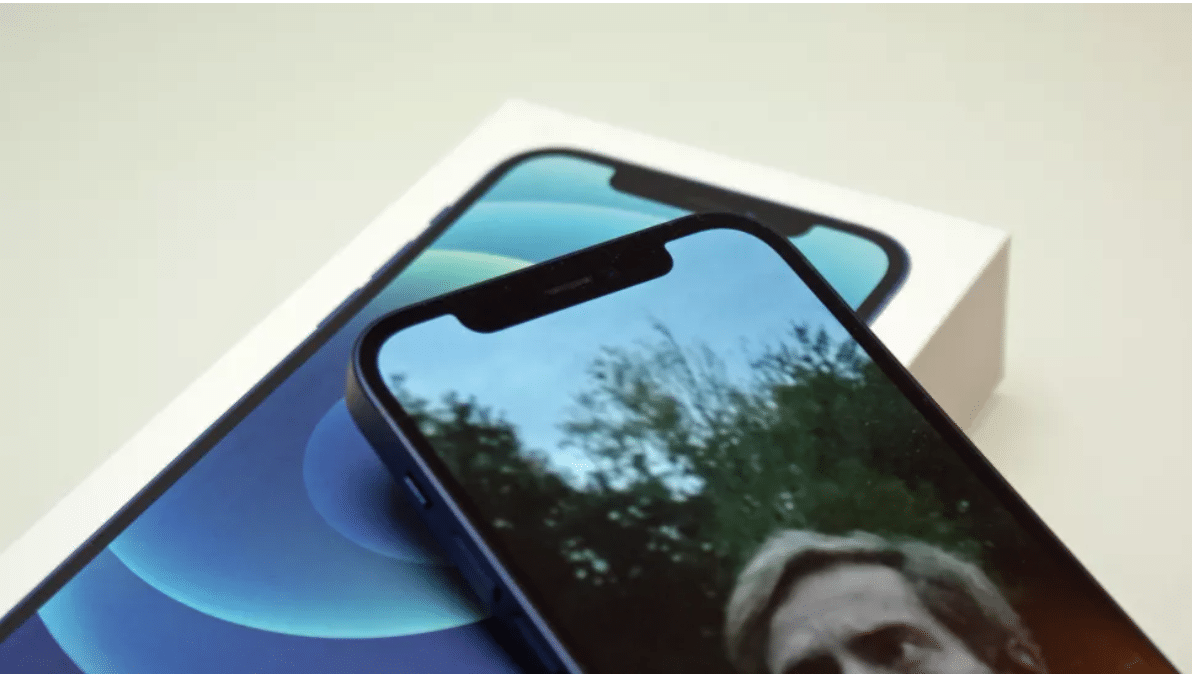 HDR và OLED xem phim tuyệt vời trên iPhone 12