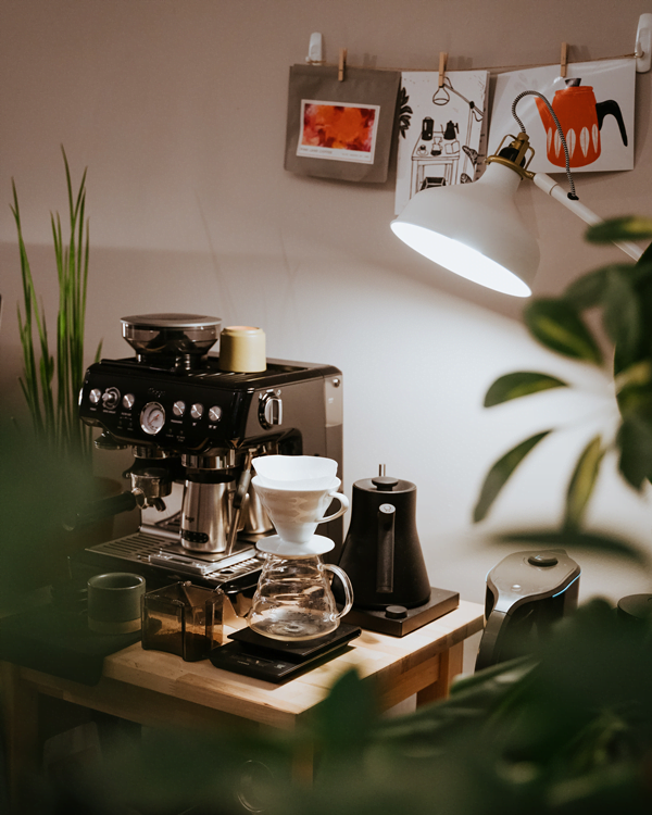 Một chiếc máy tốt cho một ly cà phê thơm ngon (Nguồn: Unsplash/Luke Porter)
